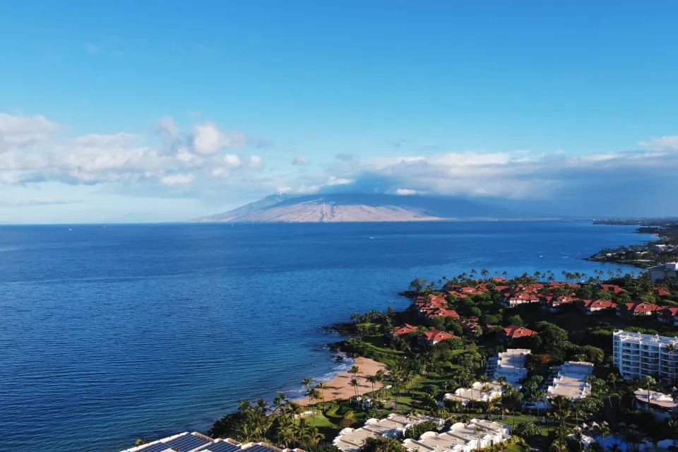 Aerial view of homes on beach in Maui, Hawaii
